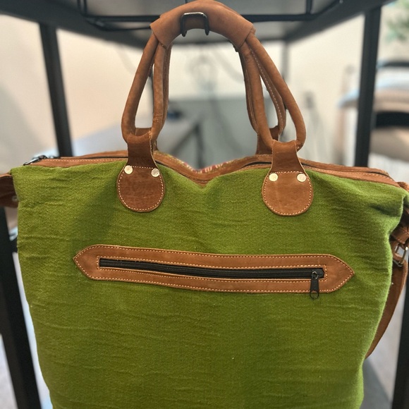 Sturdy handmade Guatemalan bag w/ zipper - Picture 4 of 8